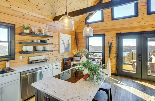 Hilham Cabin | Stunning Hilham Home w/Hot Tub, Views & Fire Pit!