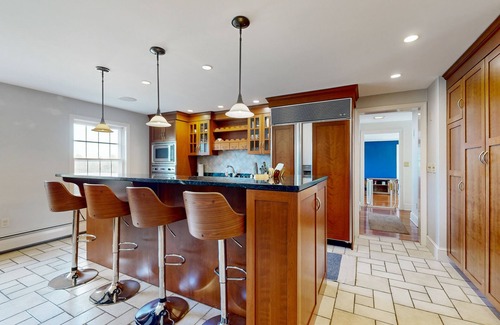 Clarendon House | Stunning hillside home on 60 acres - valley views, chef’s kitchen, near skiing