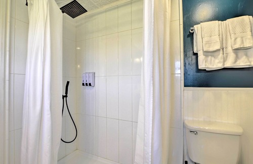 Sellers Other | Stunning historic home w/large rooms. Close to attractions. Kid & pet friendly!