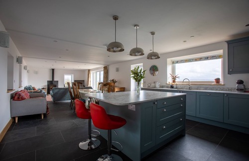Llanybydder House | Stunning holiday home with panoramic views across the Teifi valley