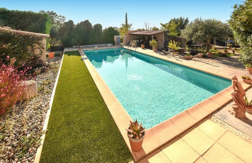 Cabrieres-dʼAigues House | Stunning home in Cabrières-d'Aigues