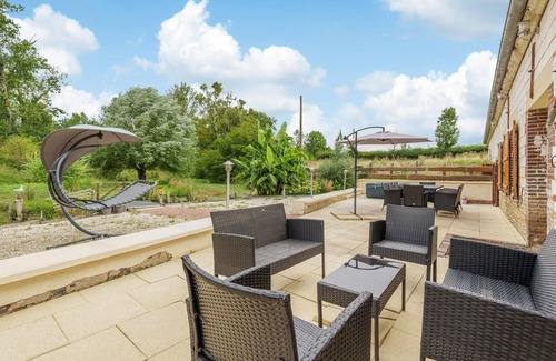 Montigny-les-Monts House | Stunning home in Montigny-les-Monts
