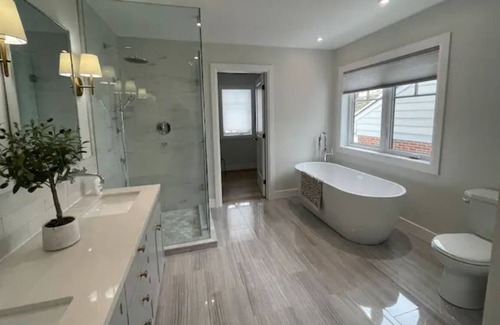Barrie House | Stunning home best location in Barrie