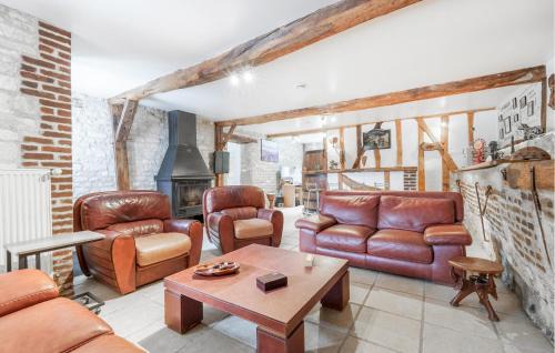 Montigny-les-Monts House | Stunning Home In Montigny-Les-Monts