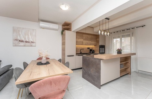 Biograd na Moru House | Stunning home in Biograd na Moru
