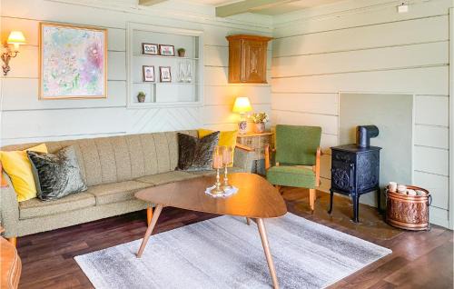 Alesund House | Stunning Home In Ålesund With Kitchen