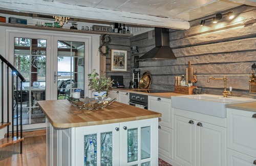 Arvika House | Stunning home in Arvika with kitchen