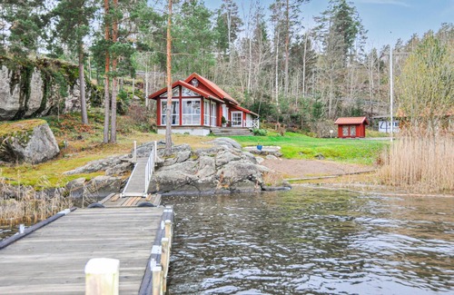 Arvika House | Stunning home in Arvika with kitchen