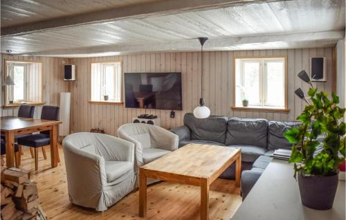 Aseda House | Stunning Home In Åseda With Kitchen