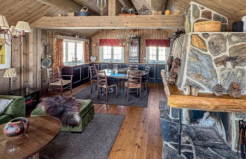 Oystre Slidre House | Stunning home in Beitostølen with sauna