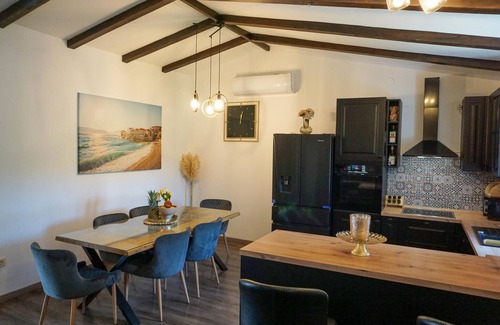 Central Dalmatia House | Stunning home in Biorine with WiFi