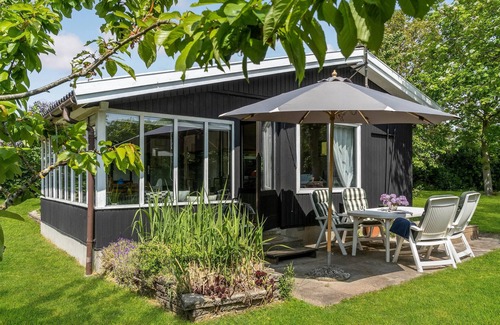 Bog By House | Stunning home in Bogø By with kitchen