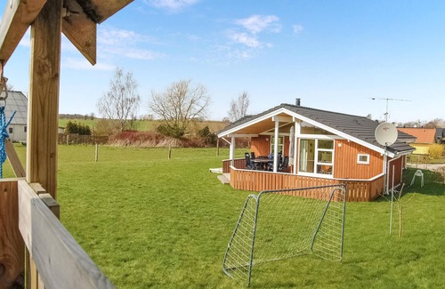 Hvidbjerg Strand House | Stunning home in Børkop with sauna