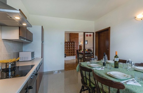 Nova Vas House | Stunning home in Brtonigla with kitchen