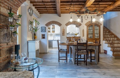 Colle di Compito House | Stunning home in Capannori with jacuzzi