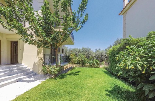 Diakofto House | Stunning home in Diakopto with 4 Bedrooms and WiFi
