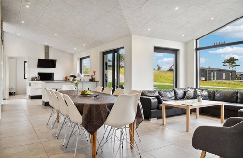 Egsmark Strand House | Stunning home in Ebeltoft with sauna
