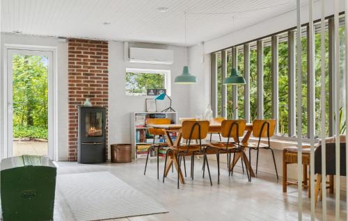 Syddjurs Kommune House | Stunning Home In Ebeltoft With Kitchen