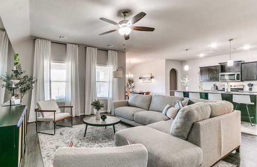 Broken Arrow House | Stunning home in great neighborhood