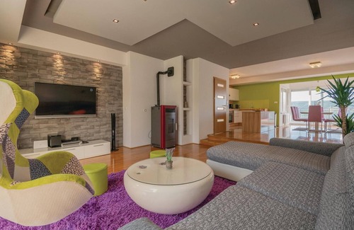 Grubine House | Stunning home in Grubine