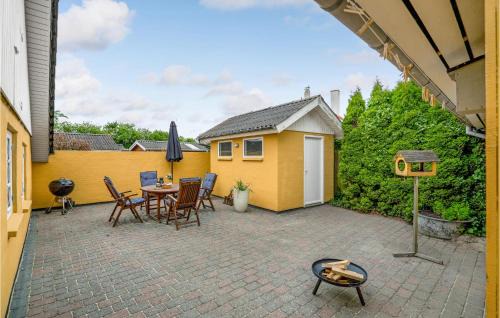 Flovt Strand House | Stunning Home In Haderslev With Wifi