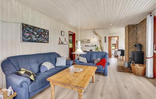 Hejlsminde Strand House | Stunning Home In Hejls