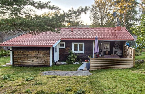 Hjaelteby House | Stunning home in Hjälteby with kitchen