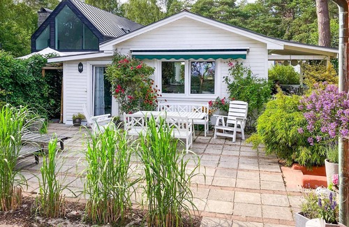 Ljunghusen House | Stunning home in Höllviken with WiFi