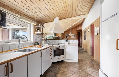 Ristinge House | Stunning home in Humble with WiFi