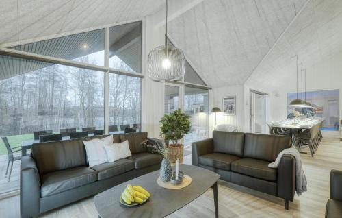 Jesendorf House | Stunning Home In Jesendorf With Sauna