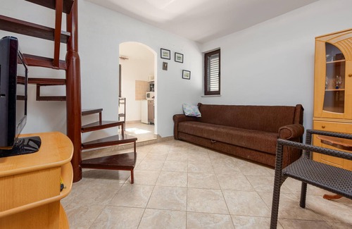 Karlobag House | Stunning home in Karlobag with WiFi