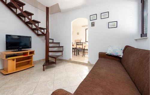 Karlobag House | Stunning Home In Karlobag With Wifi