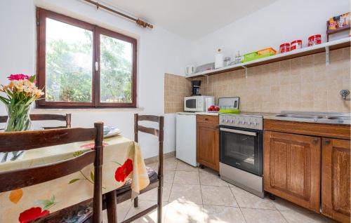 Karlobag House | Stunning Home In Karlobag With Wifi