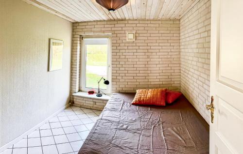 Skødshoved Strand House | Stunning Home In Knebel With Kitchen