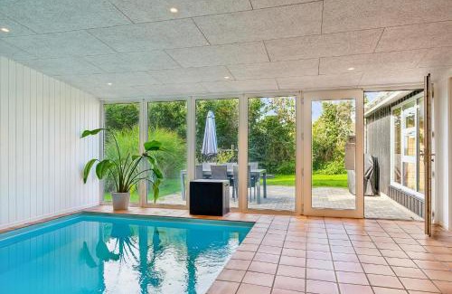 Skødshoved Strand House | Stunning Home In Knebel With 3 Bedrooms, Swimming Pool And Wifi