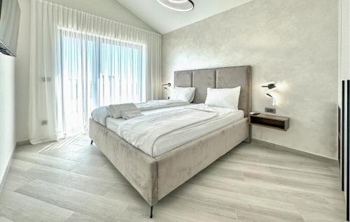 Kras House | Stunning Home In Kras With Wifi