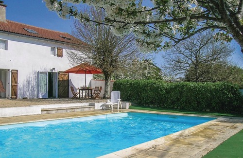 L'Hermenault House | Stunning home in L'Hermenault