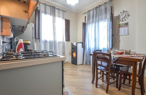 Linguaglossa House | Stunning home in Linguaglossa with WiFi