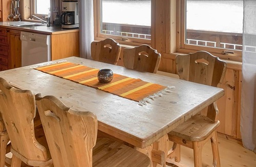 Volda House | Stunning home in Lauvstad with house sea view