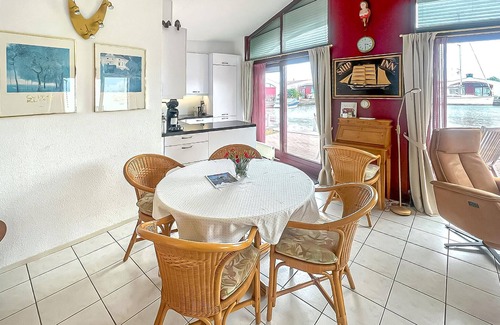 Lemmer House | Stunning home in Lemmer with WiFi