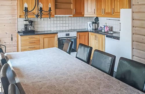 Lindesnes House | Stunning home in Lindesnes with kitchen