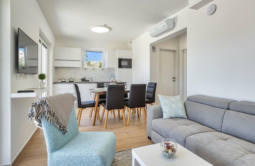 Metajna House | Stunning home in Metajna