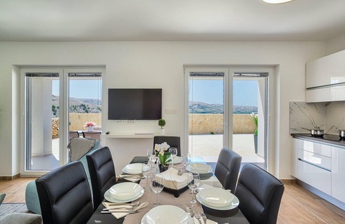 Metajna House | Stunning home in Metajna