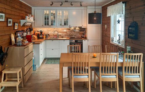 Birkenes House | Stunning Home In Mykland With Wifi