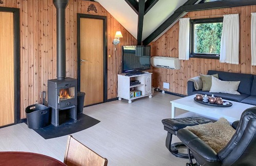 Næsby Strand House | Stunning Home In Nakskov With Wifi