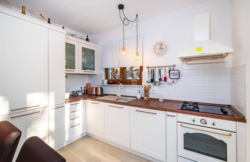Novigrad House | Stunning home in Novigrad with kitchen