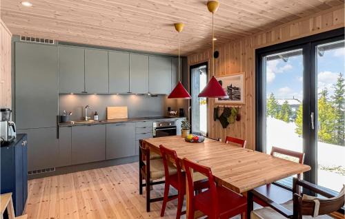 yer House | Stunning Home In Øyer With Sauna