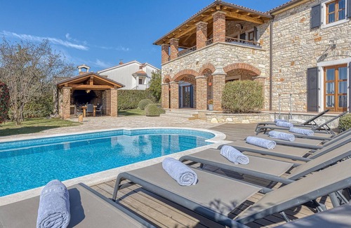 Baderna House | Stunning home in Porec
