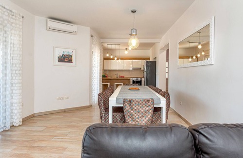 Premantura House | Stunning home in Premantura with WiFi
