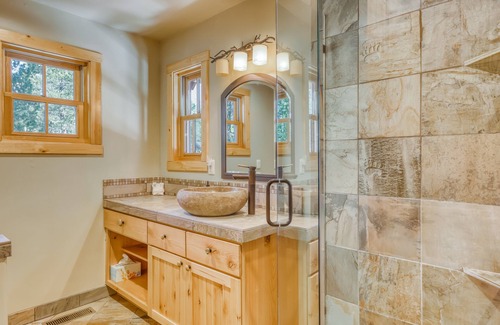 Serene Lakes House | Stunning home in quiet neighborhood with 2 gas stoves